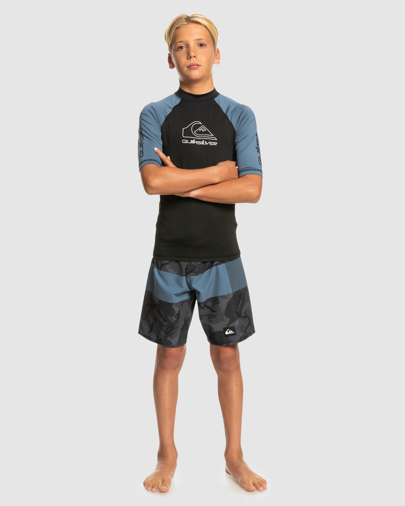 Boys 8-16 On Tour Short Sleeve Rash Vest